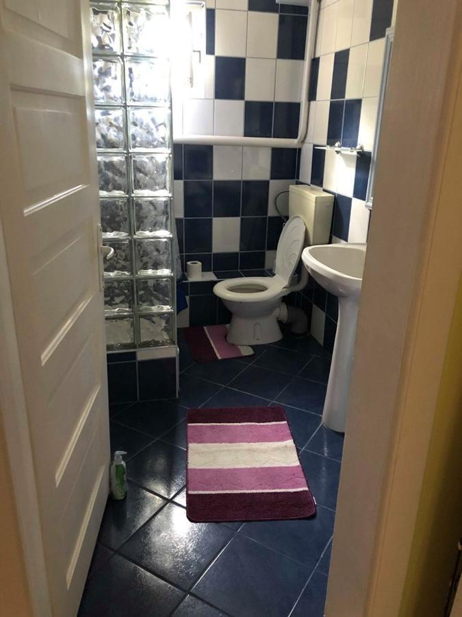 Balazs Vendeghaz Aparthotel Lupeni  Exterior foto